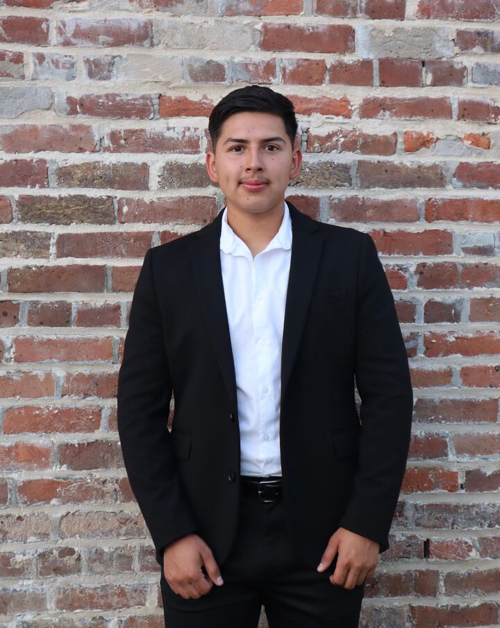Homero Aparicio, Real Estate Salesperson in Lindale, First Group