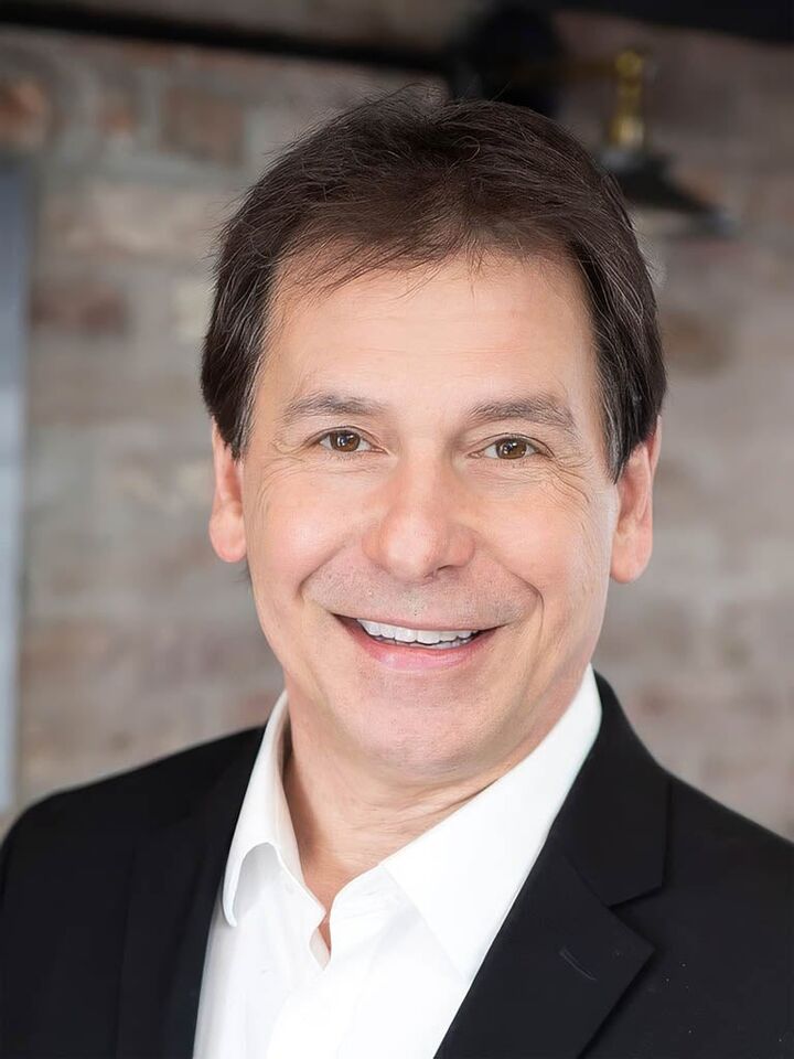 Bob Giese, Real Estate Salesperson in Janesville, Affiliated