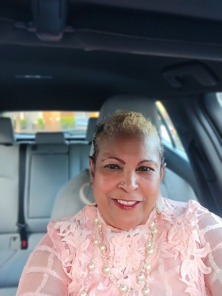 Mable (Lorraine) Garrett, Real Estate Salesperson in Las Vegas, Americana