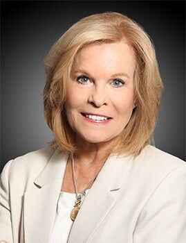 Sara Youngblood, Real Estate Salesperson in Overland Park, Kansas City Homes