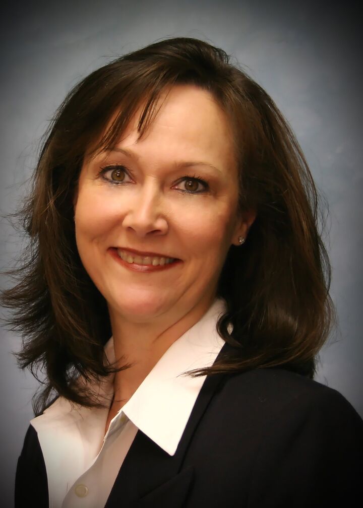 Sandra Perry, Real Estate Salesperson in Canton, First Group