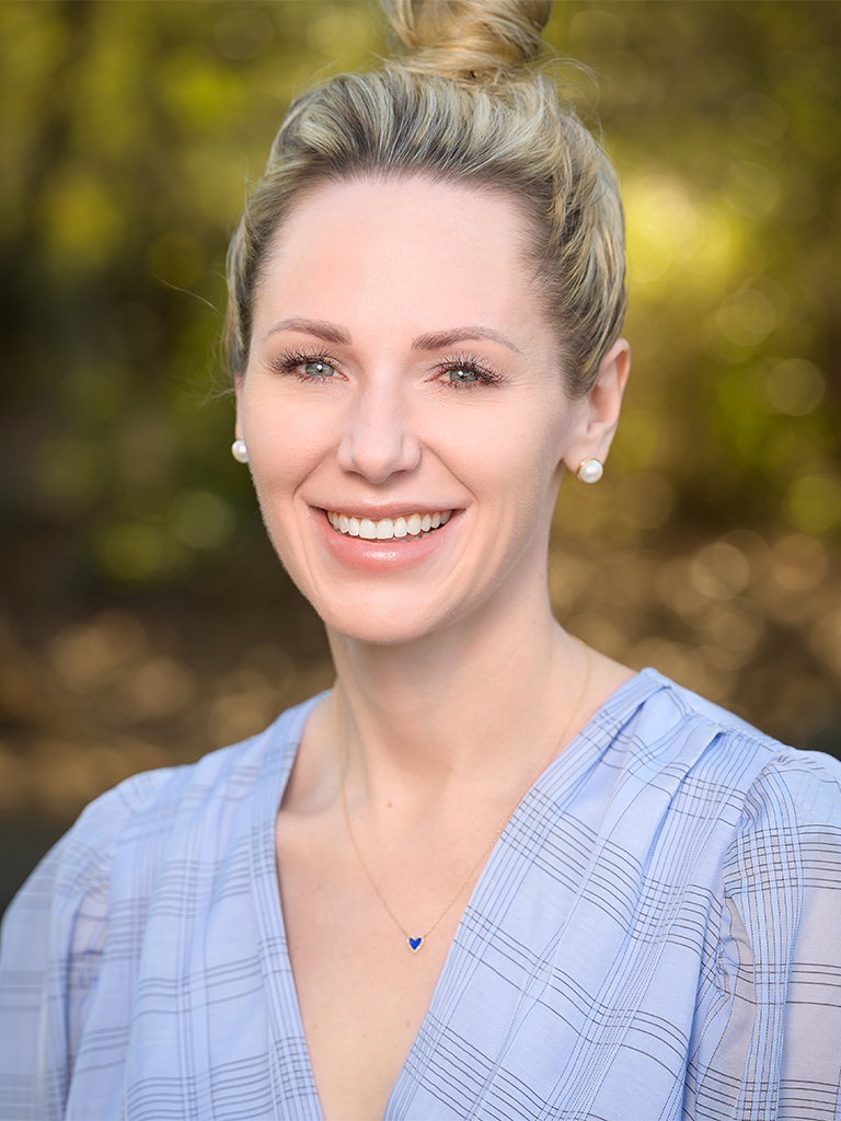 Lynsey  Grayson, Realtor® in Napa, W Real Estate