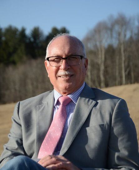 Mike Mullins,  in Summersville, Kris & Co.