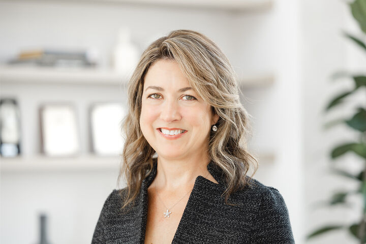 Janet Reljic, BROKER in Thornbury, CENTURY 21 Canada