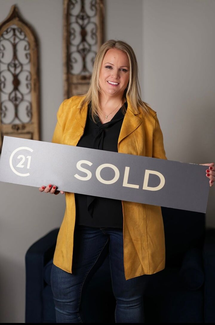 Roberta Turk, Real Estate Salesperson in Dearborn Heights, Curran & Oberski