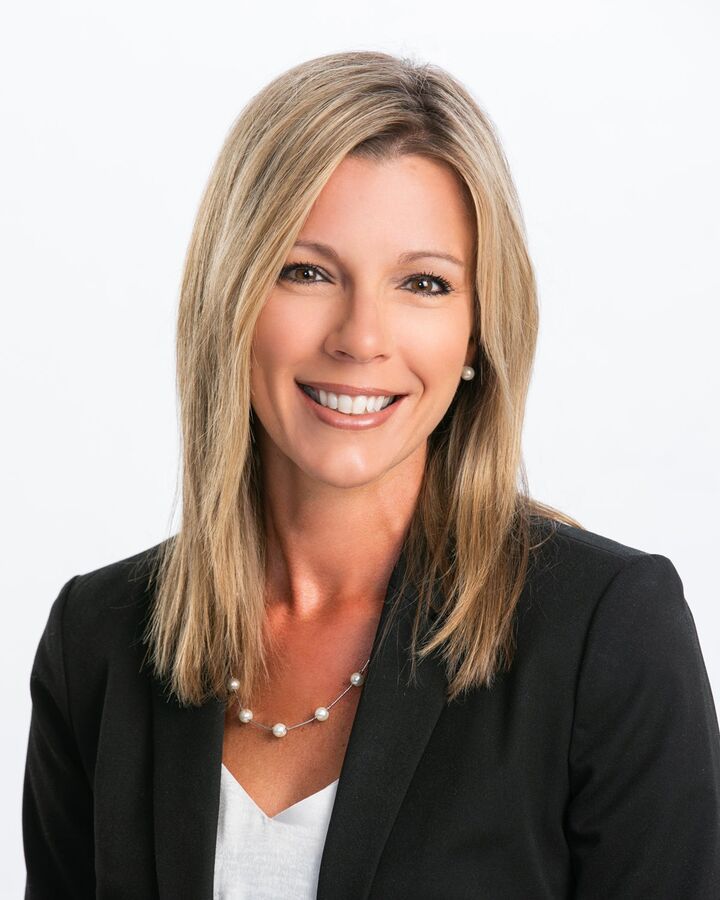 Susan Stoltenberg-Irwin, Real Estate Salesperson in Hiawatha, Graf Real Estate ERA Powered