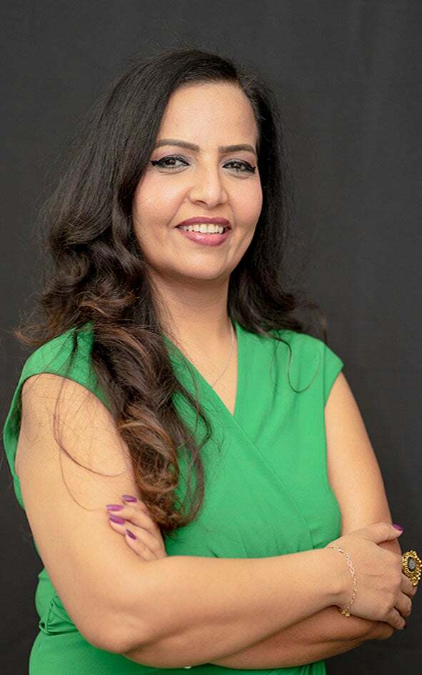 Maha Ibrahim, Real Estate Salesperson in Orlando, Carioti