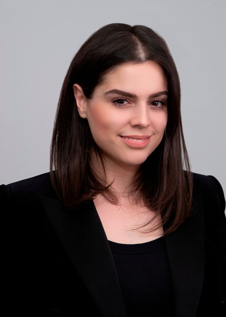 Vartuhi Khachatryan, Real Estate Salesperson in Glendale, Hallmark Realty