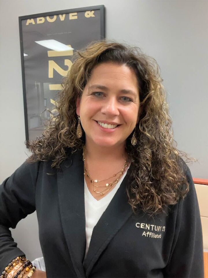 Angela McPhail, Real Estate Broker in Milwaukee, Affiliated