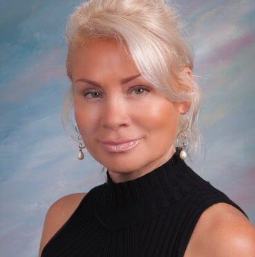 Lana Anderson,  in Kilauea, Rainbow Island Properties