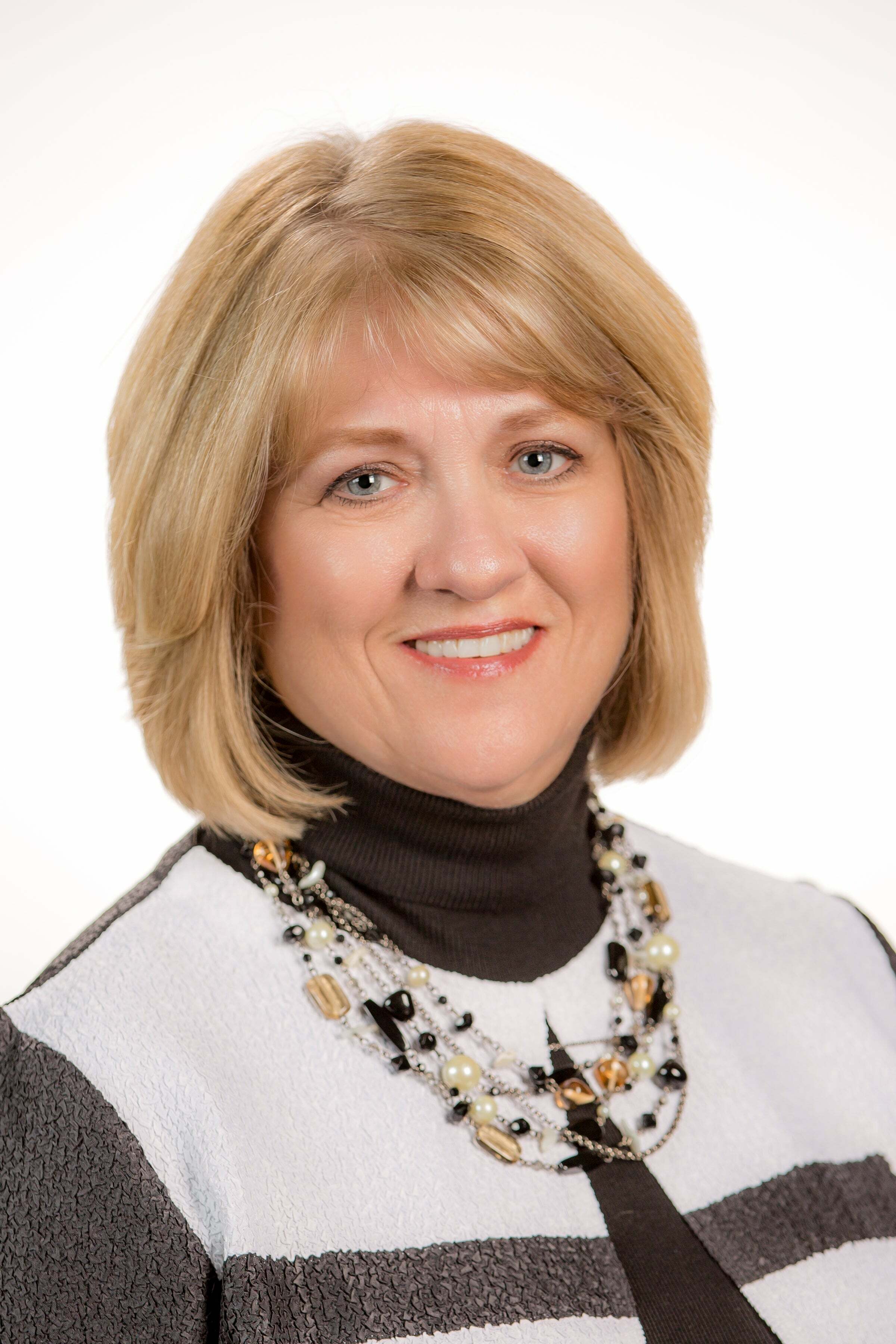 Renee Kessel, Associate Real Estate Broker in Mundelein, Circle