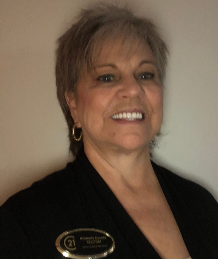 Kimberly Caneda, Real Estate Salesperson in Las Vegas, Americana