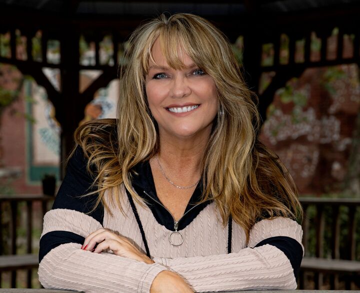 Kim Shoemake, Real Estate Salesperson in Shelbyville, Heritage Group