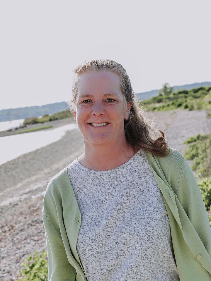 Catherine Watne, Real Estate Salesperson in Newport, Gustave White
