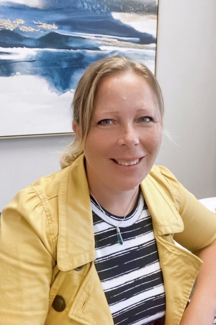 Carrie Peters, Sales Associate in East Lansing, Professionals