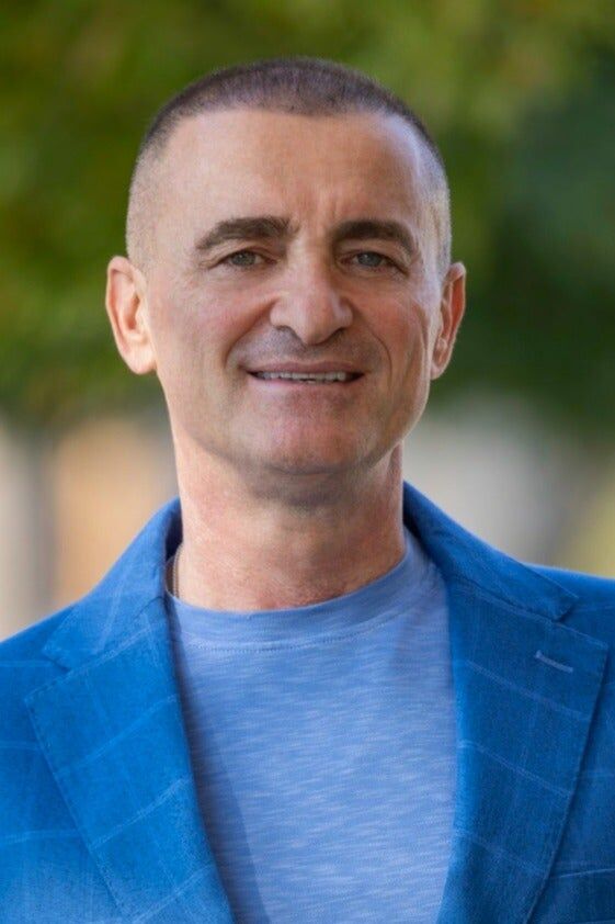 Jeero Habeshian, Real Estate Broker in Glendale, Hallmark Realty