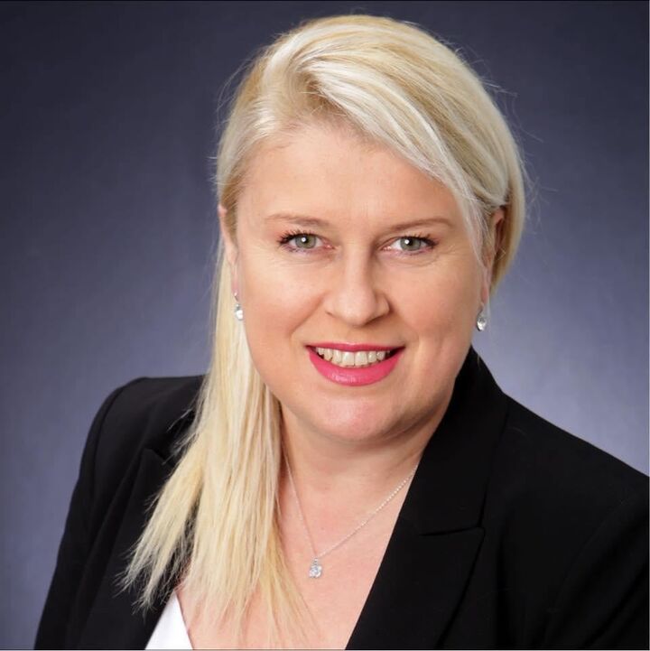 Diana Varva,  in Lincolnwood, Circle