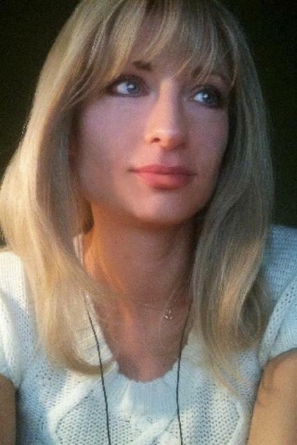 Polina Peach,  in Troy, Town & Country