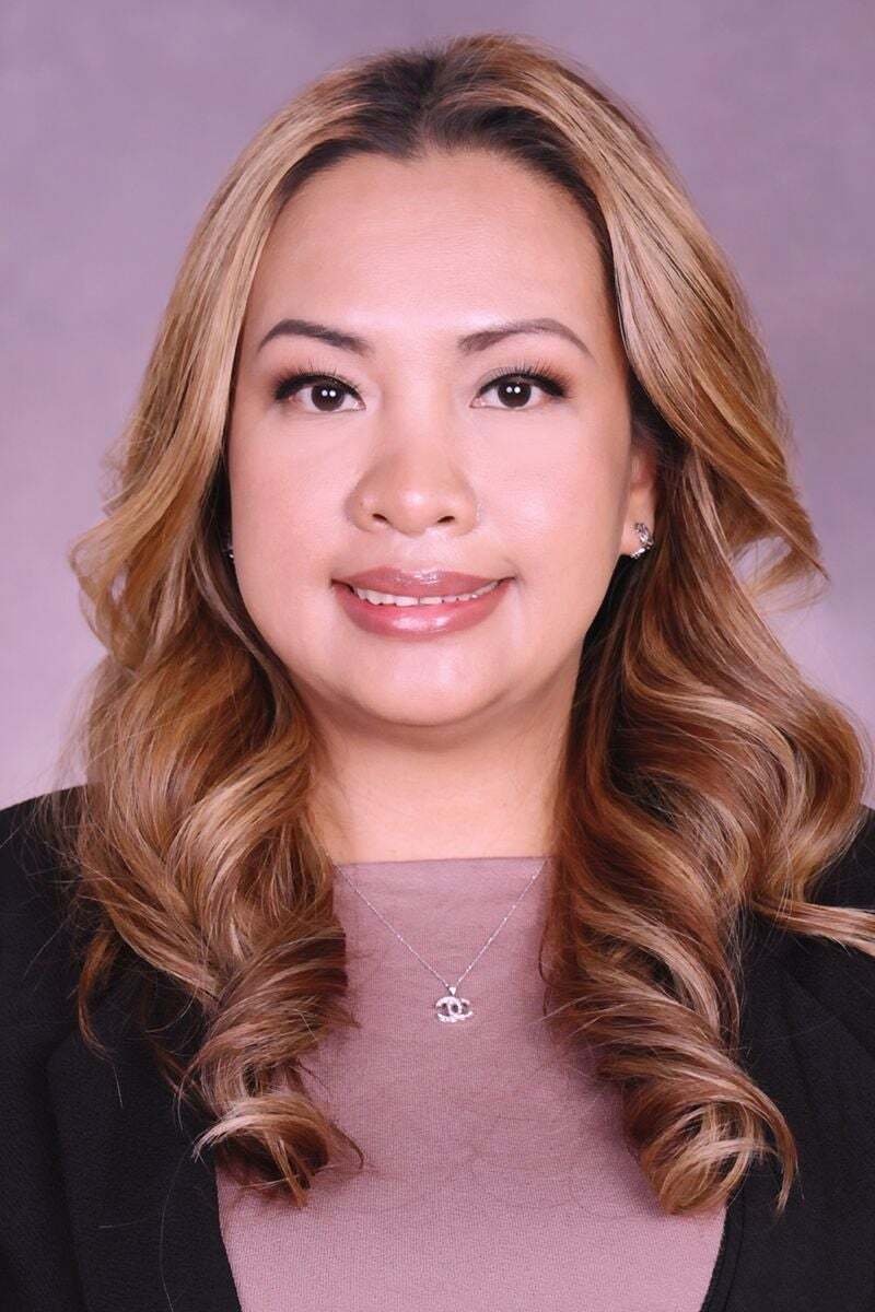 Roxanne Ruedo, Salesperson in Waipahu, Hawaii