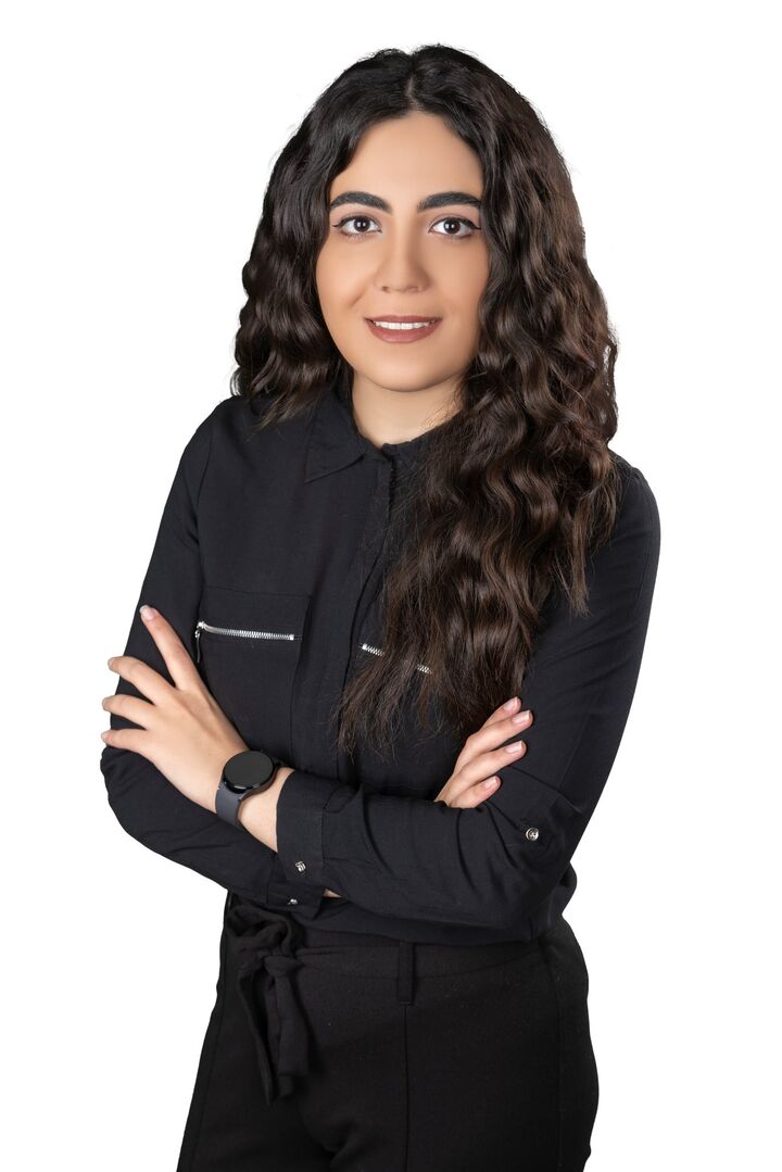 Seydeh Setayesh Shirzad Zekoloyjeh, Real Estate Salesperson in Murrieta, Associated Brokers Realty
