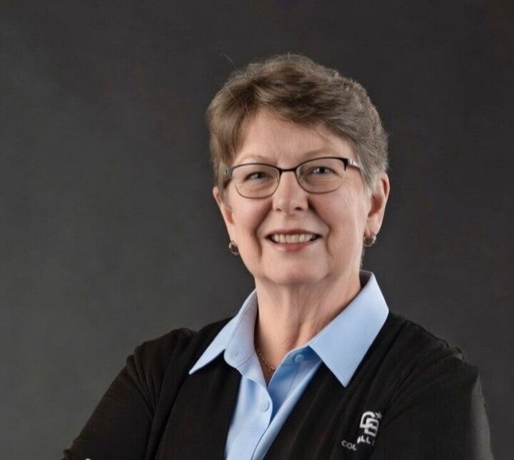 Colleen Kemp,  in Lapeer, Professionals