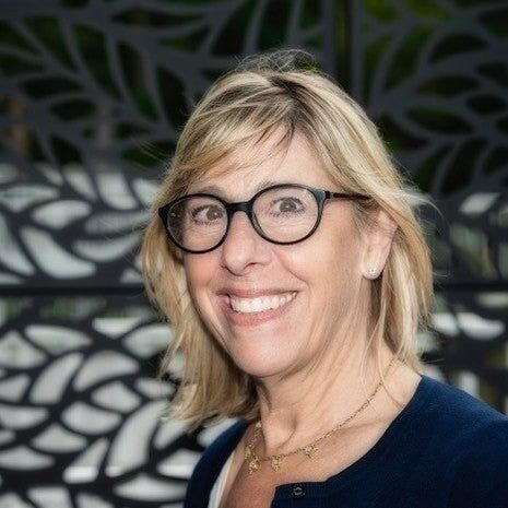 Amy Maximov,  in Woodbury, Realty Connect