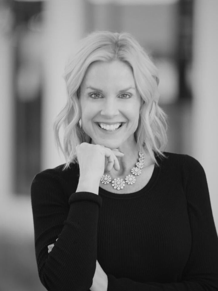 Jennifer Holba, Real Estate Salesperson in Las Vegas, Premier Realty