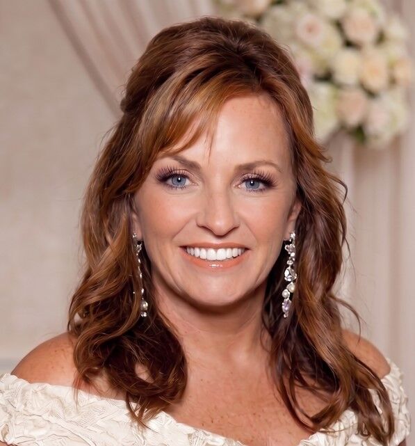 Dawn DeWitt,  in Rockford, Schmidt Realtors