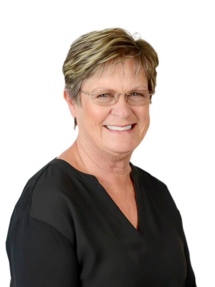 Kathy Zimbro, Real Estate Salesperson in Phelan, Home Source