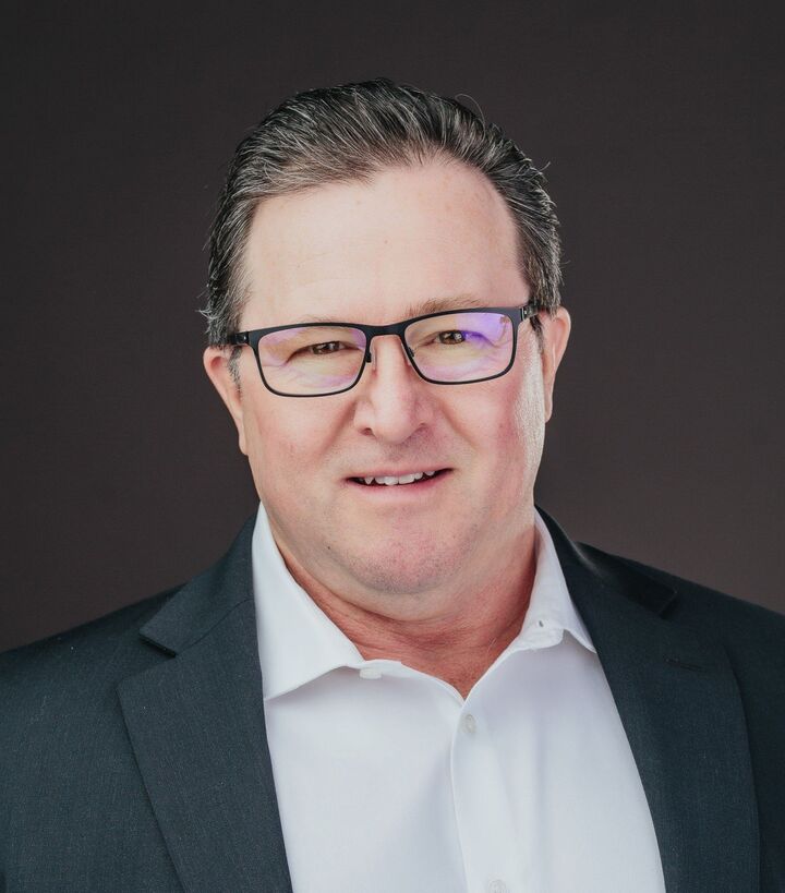 Mark Cox, Real Estate Salesperson in Crown Point, Circle