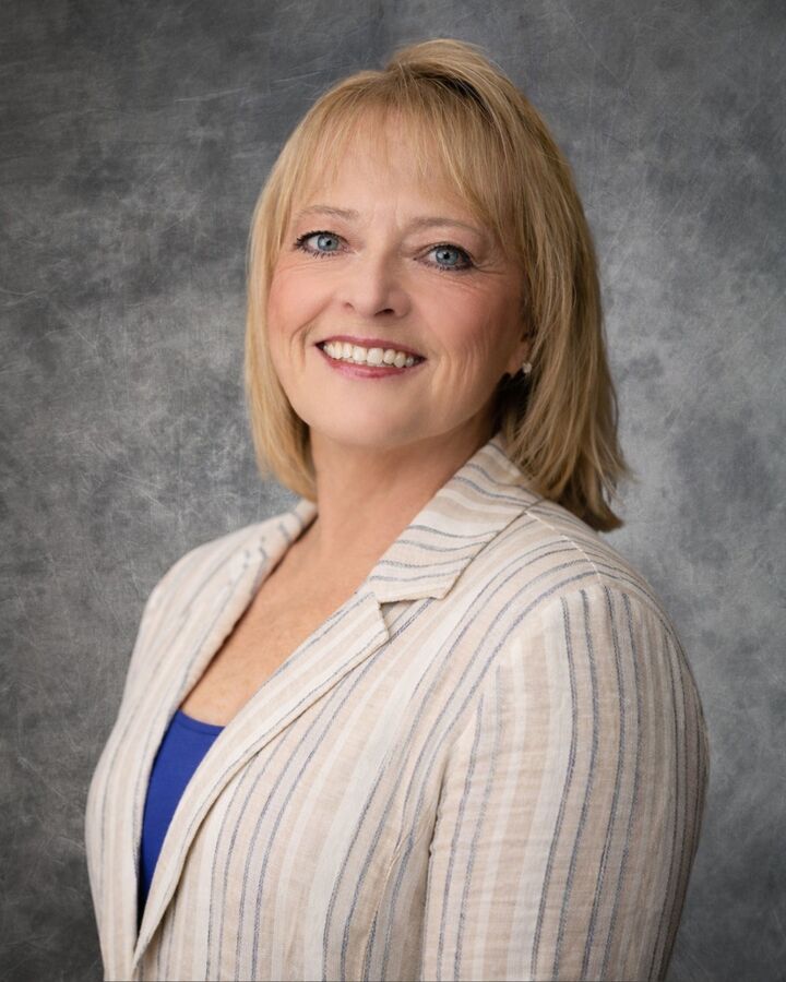 Mary Servellon, Sales Associate in Coral Springs, Tenace Realty