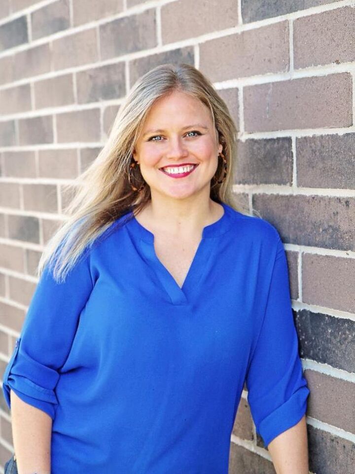 Lori Lynn, Associate Broker in Brunswick, Access Realty