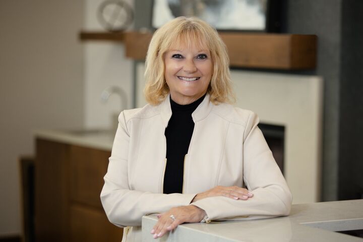 Lori Neuharth, Real Estate Salesperson in Bismarck, Morrison Realty