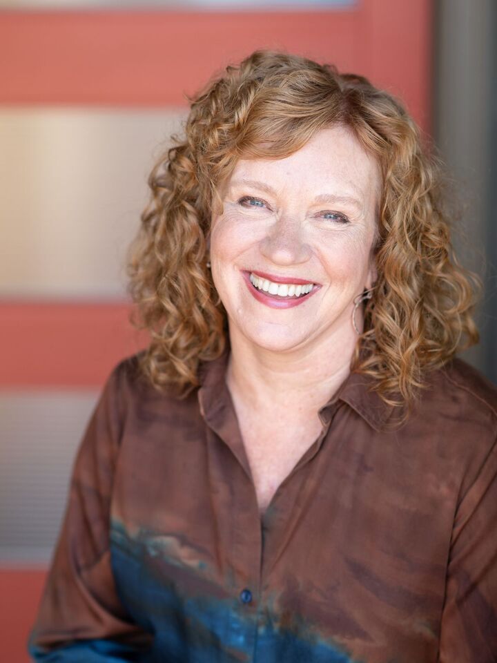 Laura Kinzel, Managing Broker in Shoreline, Windermere