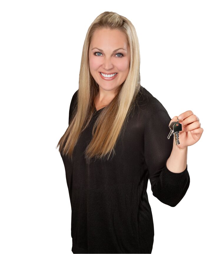 Rose Valek, Real Estate Salesperson in Canyon Lake, Associated Brokers Realty