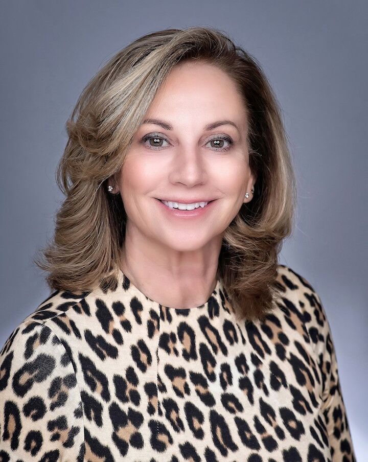 Lisa Tiger, Real Estate Salesperson in Reading, Gold