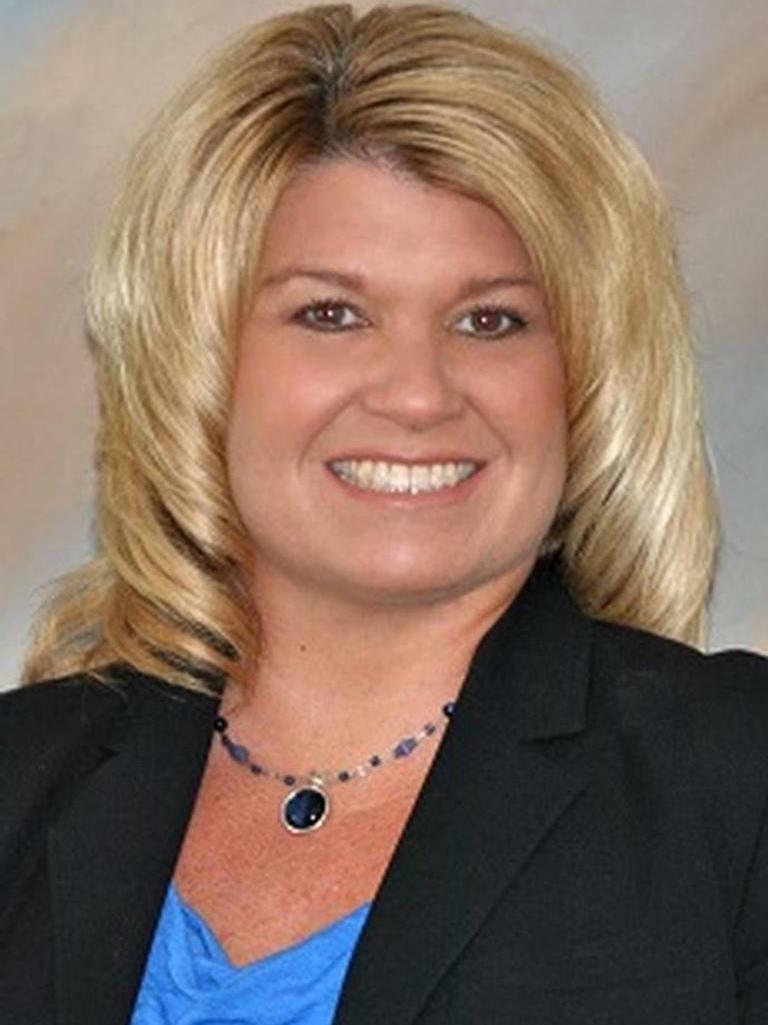 Vicky Curow, Real Estate Salesperson in Moreno Valley, Town & Country