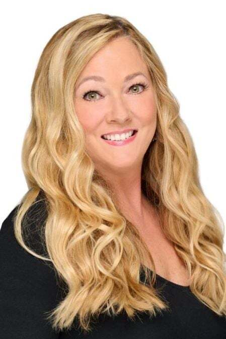 Annette Bentley Reilly, Sales Associate in Sarasota, Florida