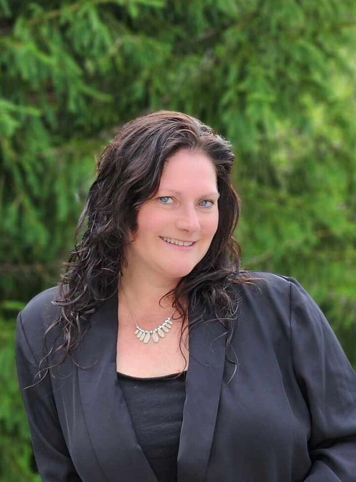 Katie Resseguie, Real Estate Salesperson in Spencer, North East
