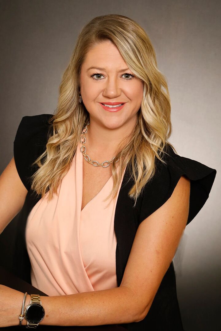 Crystal Spray, Real Estate Salesperson in Bluffton, Paracle