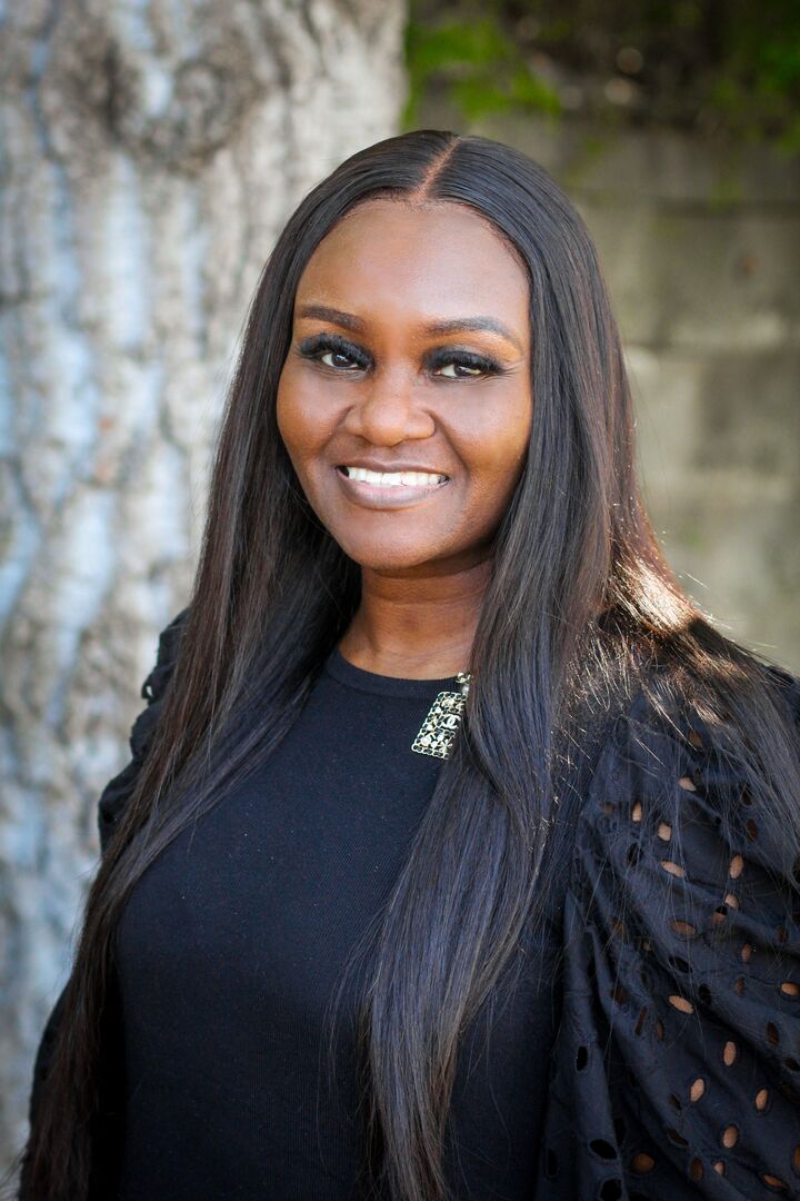 Theresa Garrett, Real Estate Broker in Greensboro, Paracle