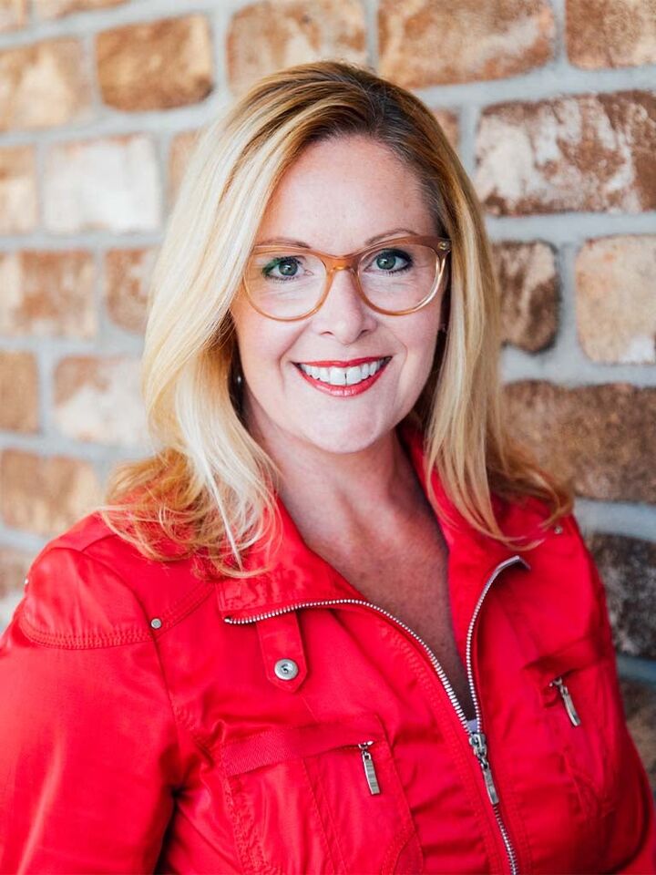 Sara OLeary, Real Estate Salesperson in Appleton, Affiliated