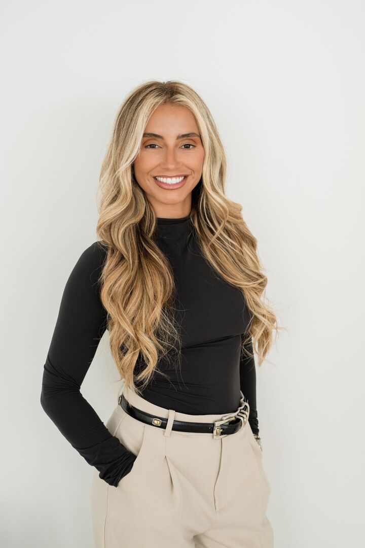 Mira Sankari,  in Troy, Professionals