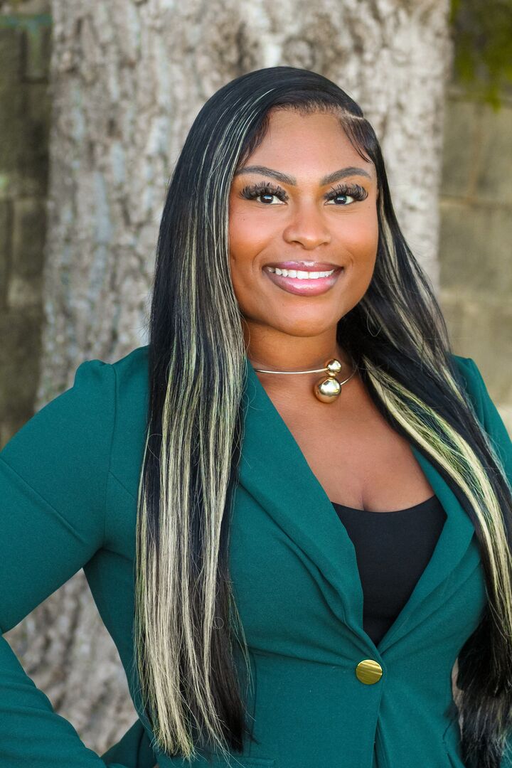 Lanita Bell,  in Greensboro, Paracle