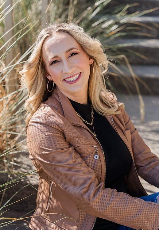 Sarah Rothschild, Real Estate Broker/Real Estate Salesperson in Lincoln City, Professional Group