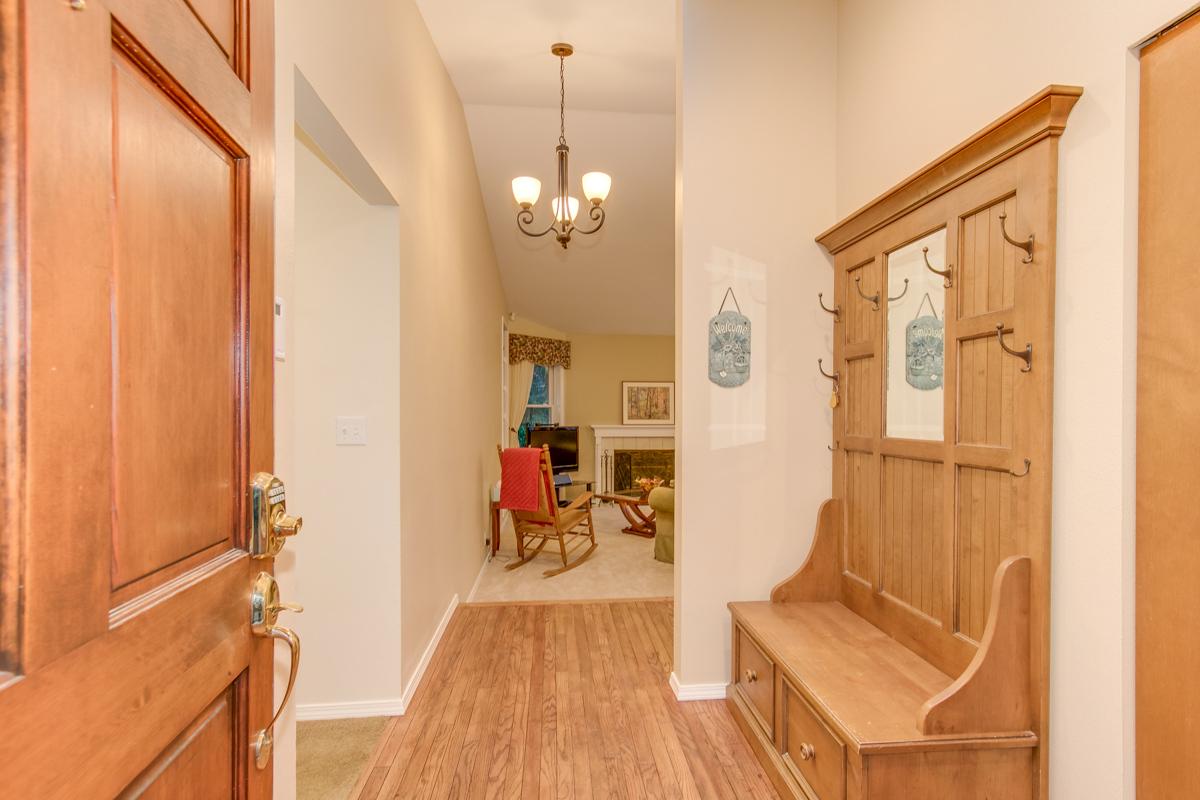 Property Photo: Entry 17407 NE 138th St WA 98052