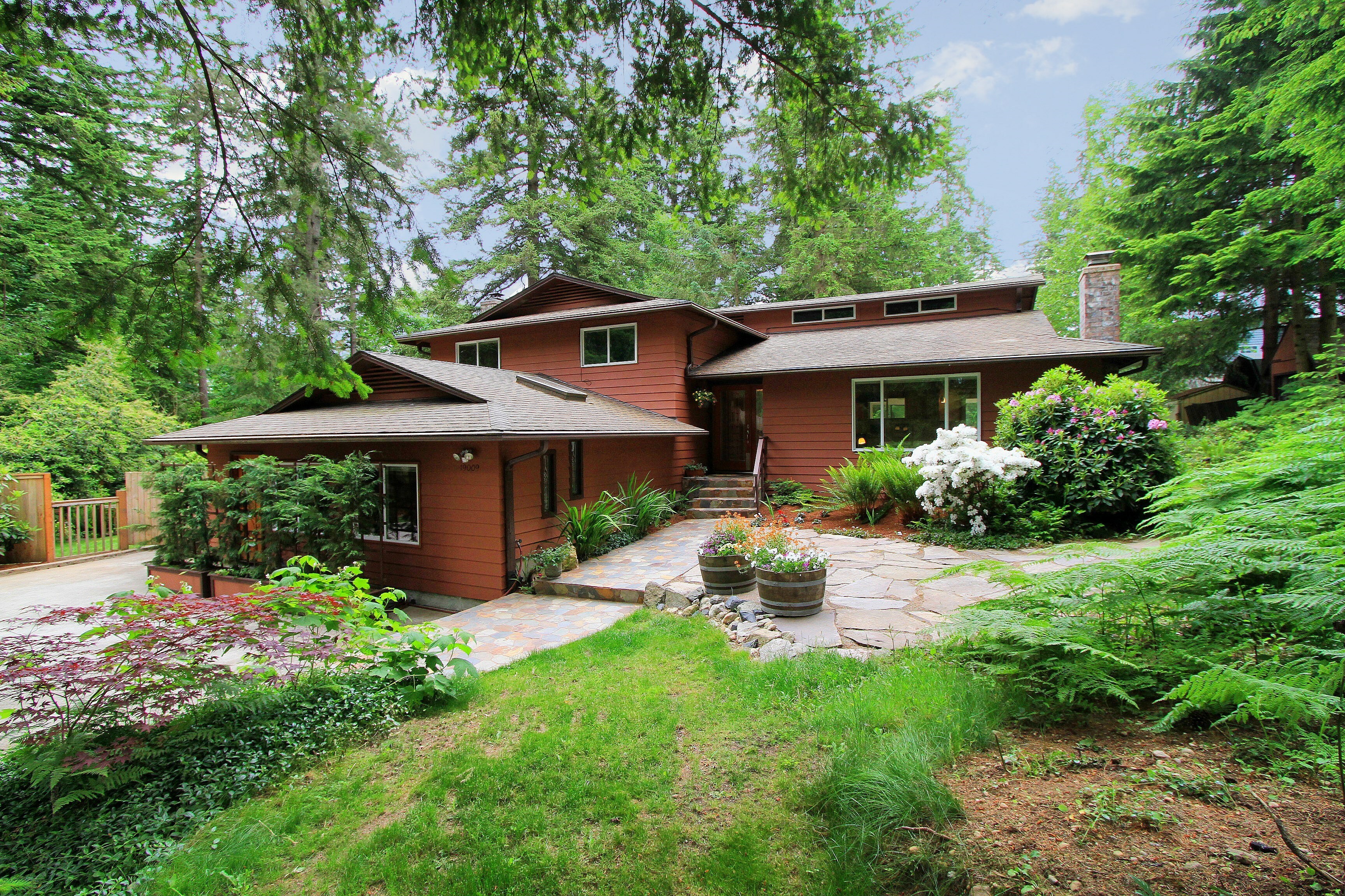 Property Photo: 19009 SE 237th Place WA 98042