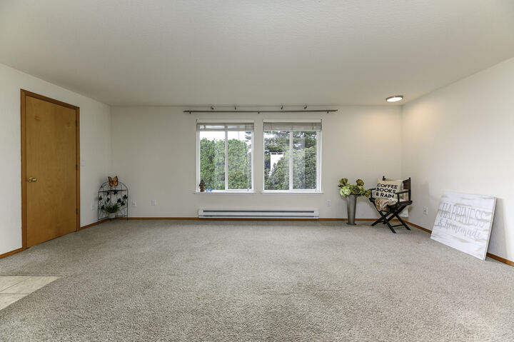 Property Photo: 700 Ford Avenue 20 WA 98290