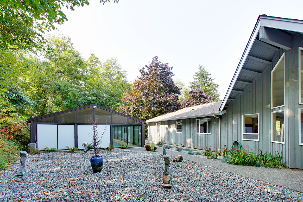 Property Photo: Spread Your Wings! 23722 71st Ave SW  WA 98070 