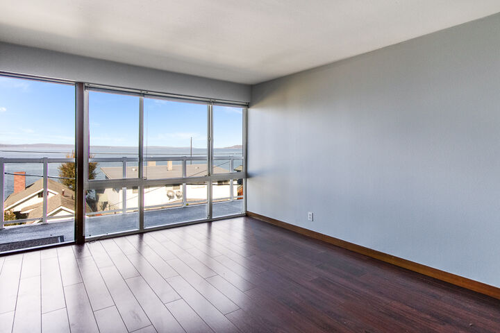Property Photo: 3151 Alki Ave SW 35 3151  Alki Avenue SW 35  WA 98116 